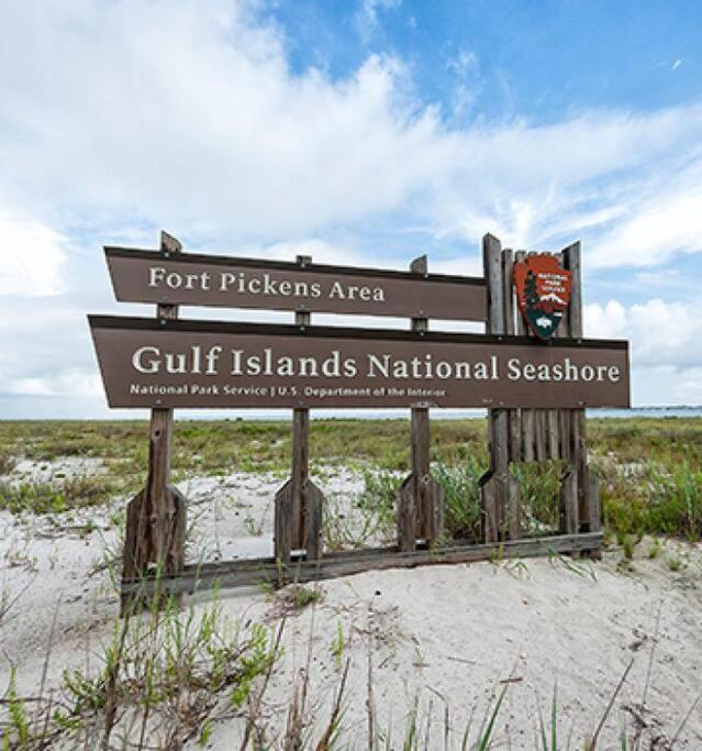 Enjoy Sunsets At Fully Equipped 2br On